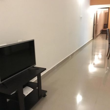 Jyothi Suites Tiruchirappalli Buitenkant foto