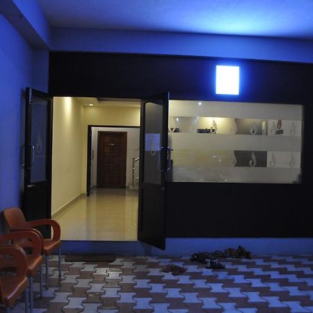 Jyothi Suites Tiruchirappalli Buitenkant foto