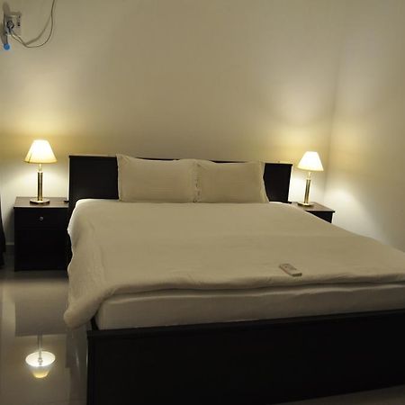 Jyothi Suites Tiruchirappalli Buitenkant foto