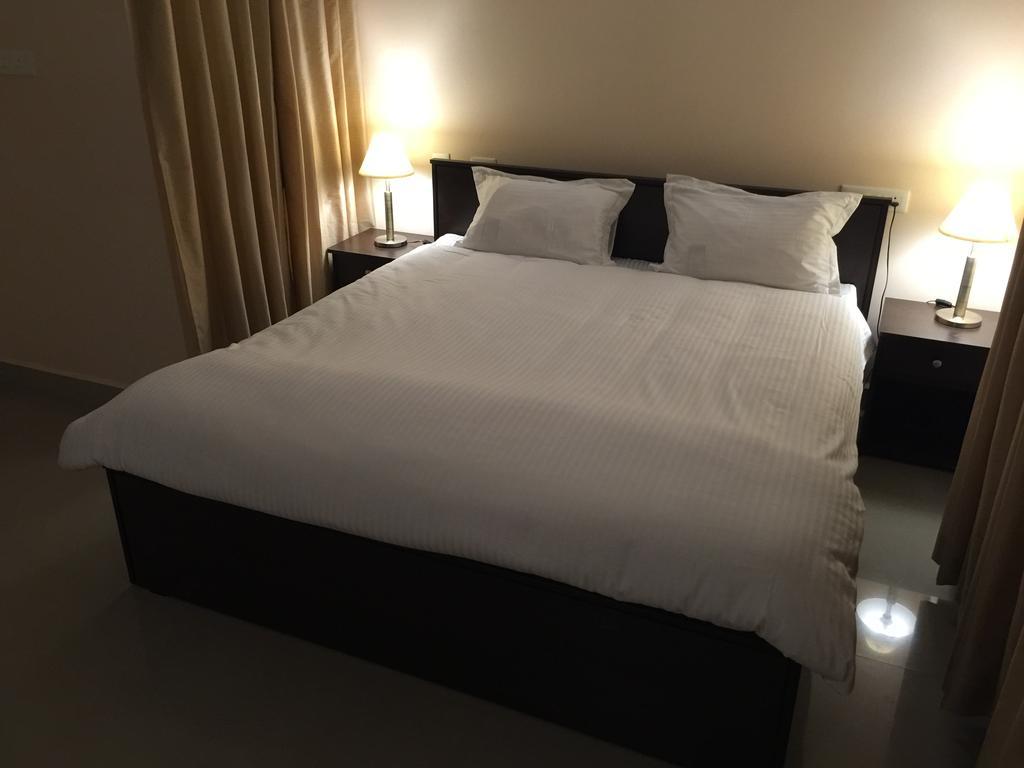 Jyothi Suites Tiruchirappalli Buitenkant foto