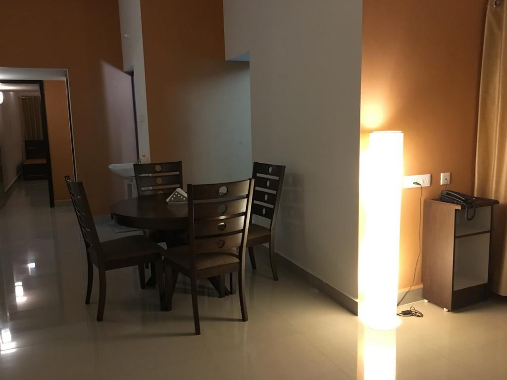 Jyothi Suites Tiruchirappalli Buitenkant foto