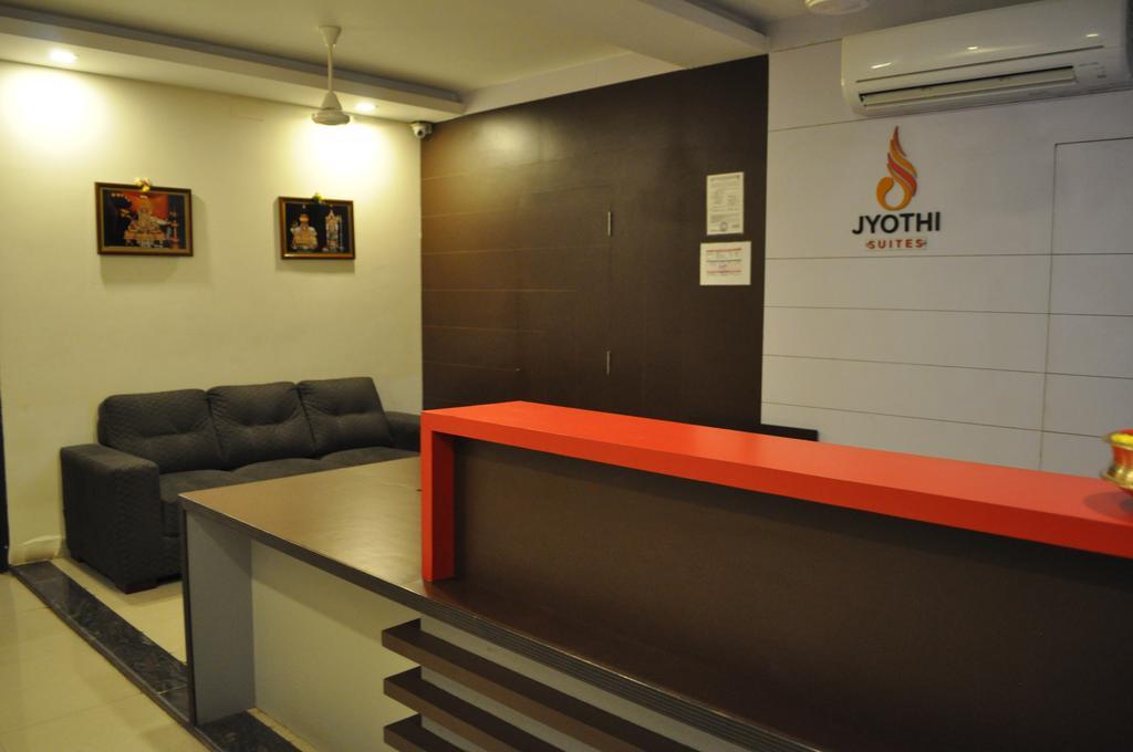 Jyothi Suites Tiruchirappalli Buitenkant foto