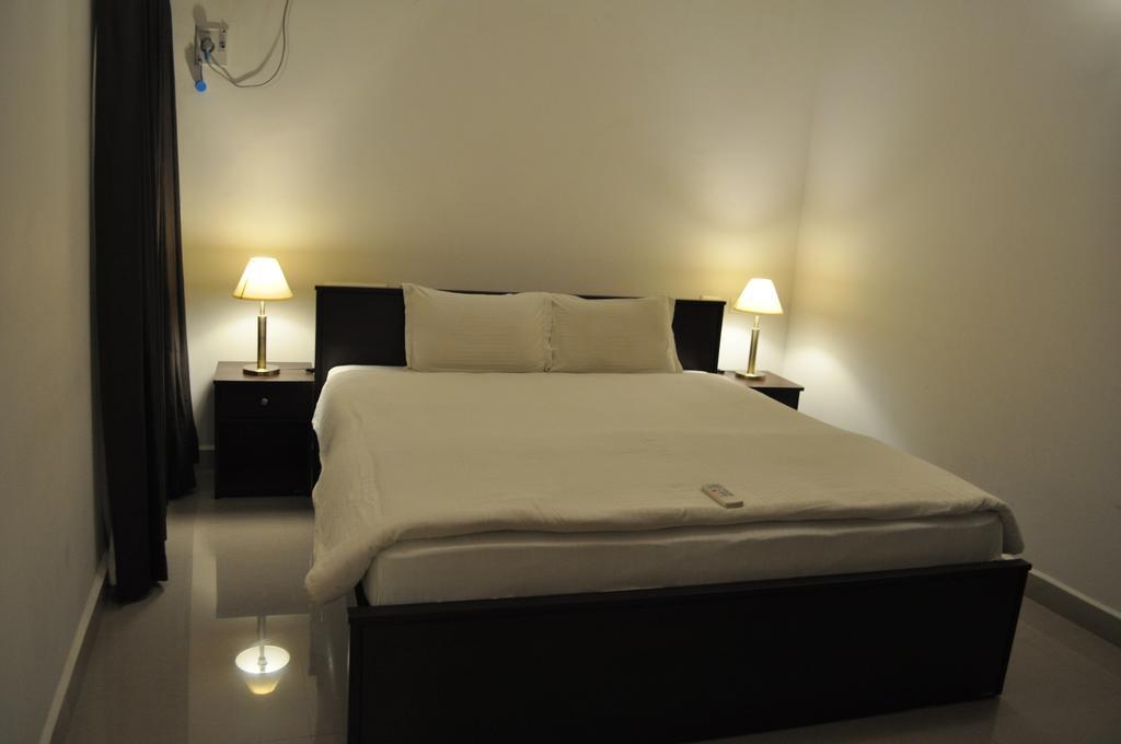 Jyothi Suites Tiruchirappalli Buitenkant foto