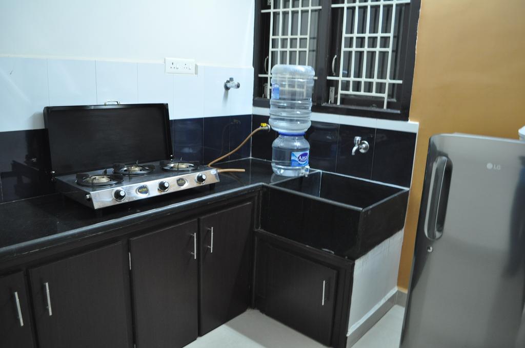 Jyothi Suites Tiruchirappalli Buitenkant foto