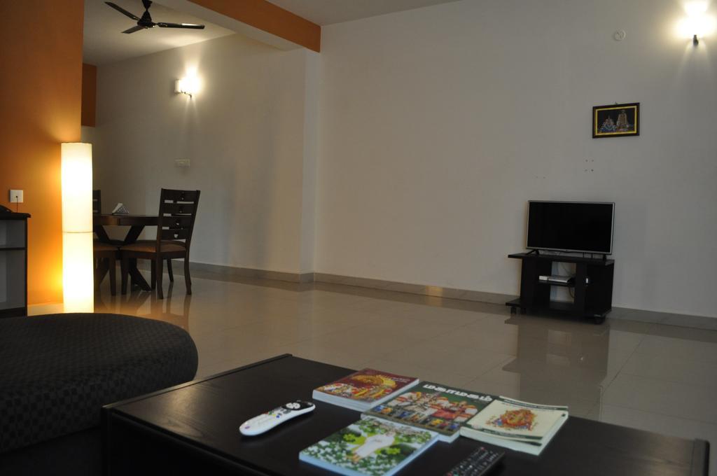 Jyothi Suites Tiruchirappalli Buitenkant foto